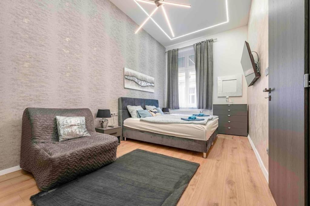 Exclusive Downtown With Ac Apartment