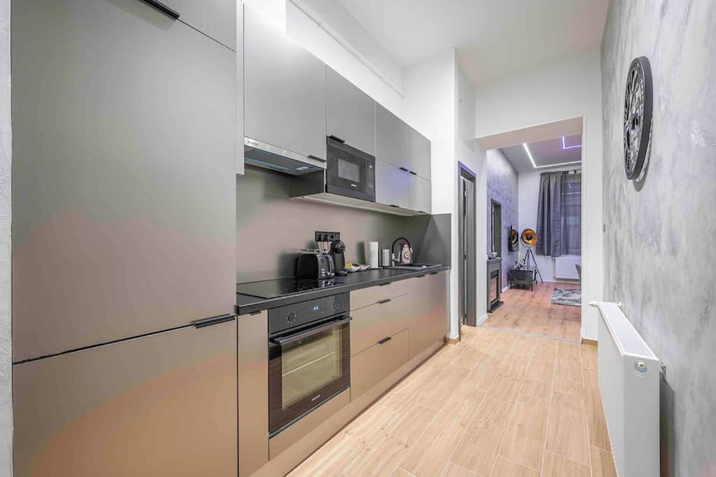 Exclusive Downtown With Ac Apartment Budapest