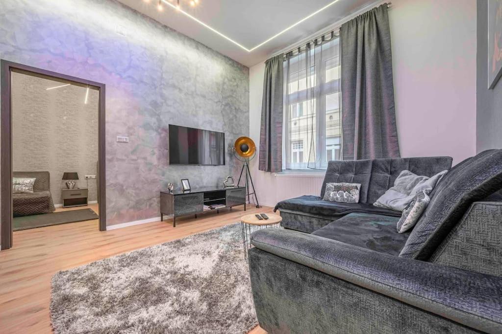 Exclusive Downtown With Ac Apartment Budapest